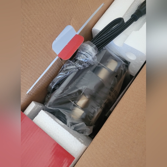 NEW in Box DC Comic's WONDERWOMAN Pancake Maker. - Picture 5 of 9